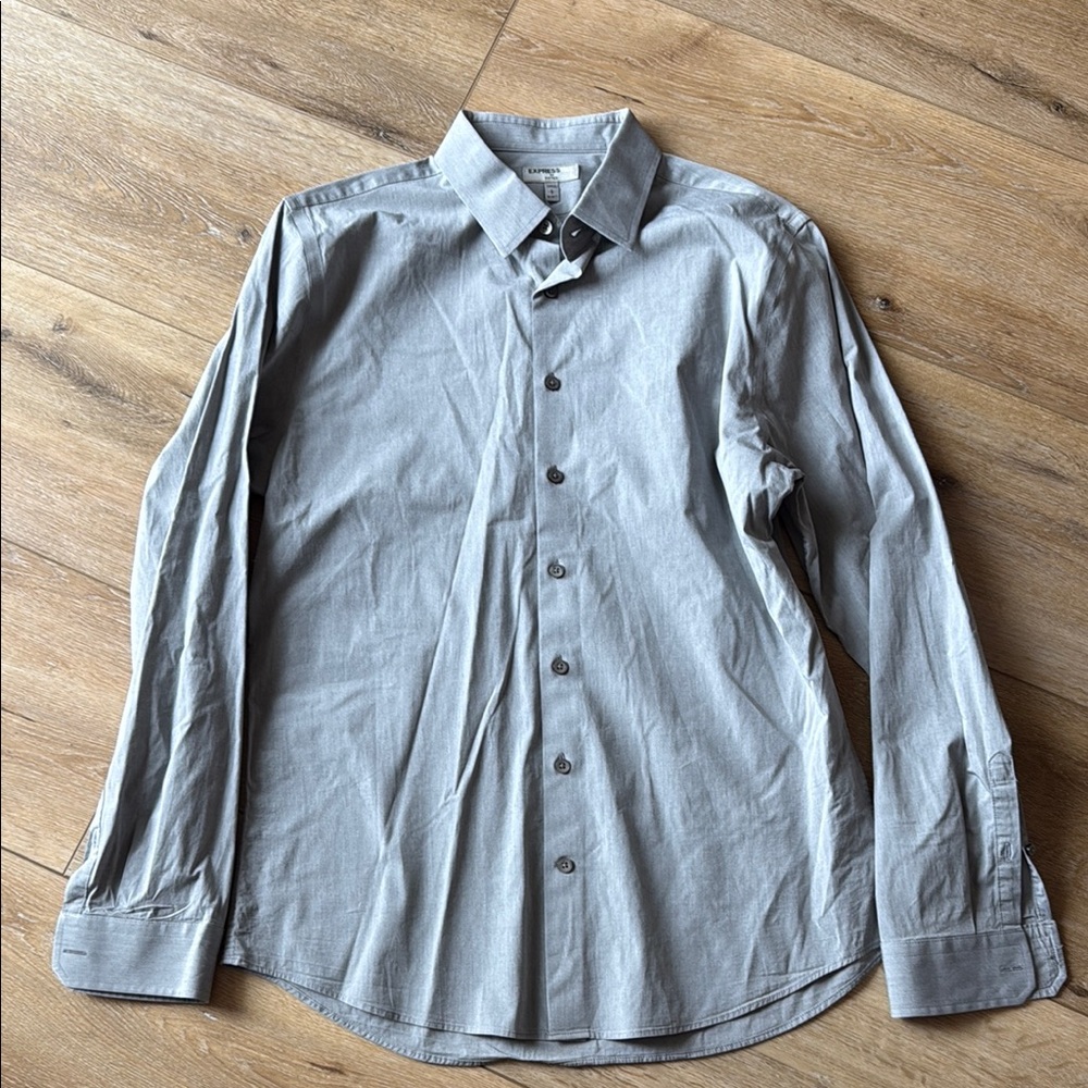 Men's Gray Button-Up Shirt